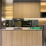 Nice 1Br At Gold Coast Apartment By Travelio